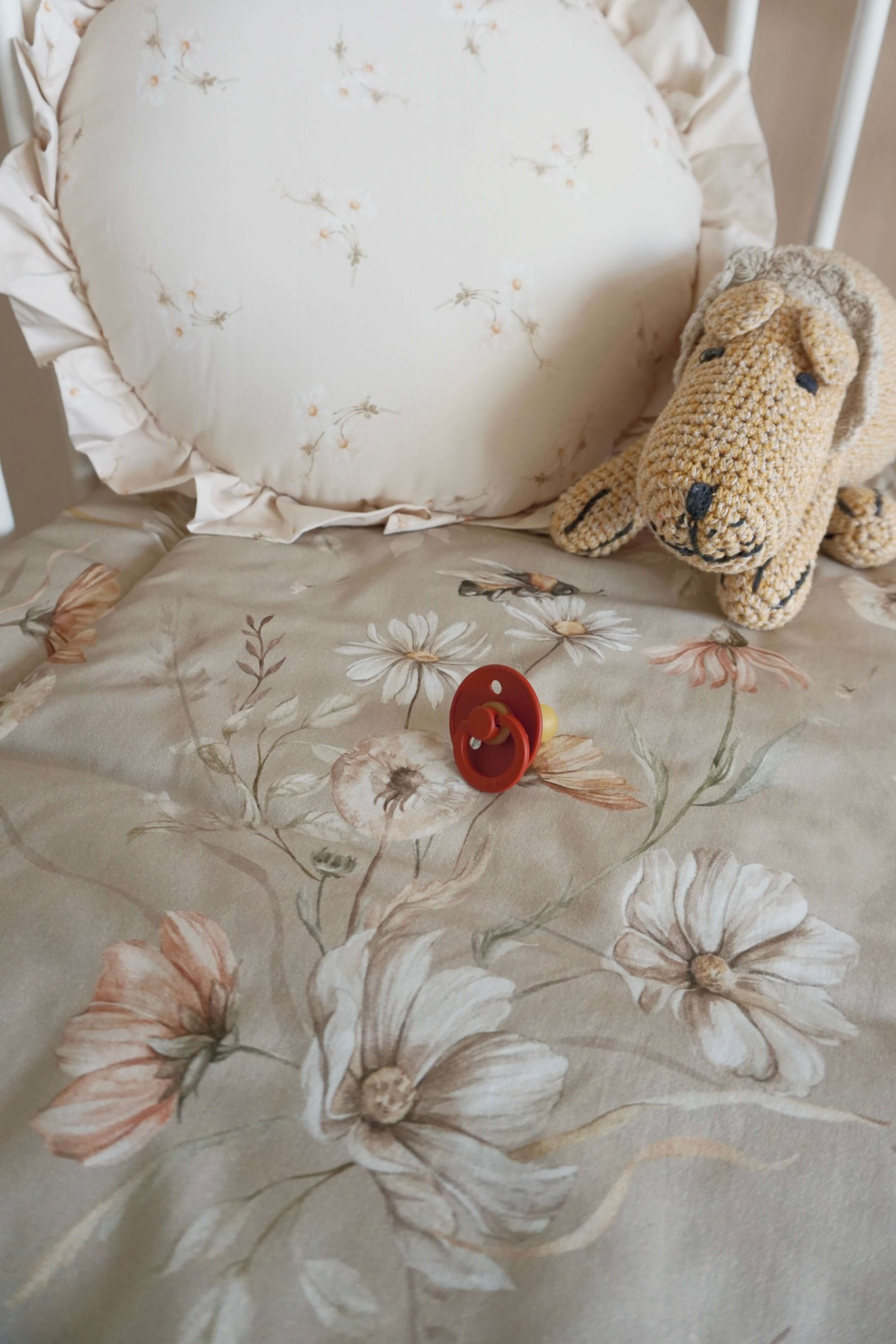 Gold meadow on Caramel - baby play mat, boxkleed