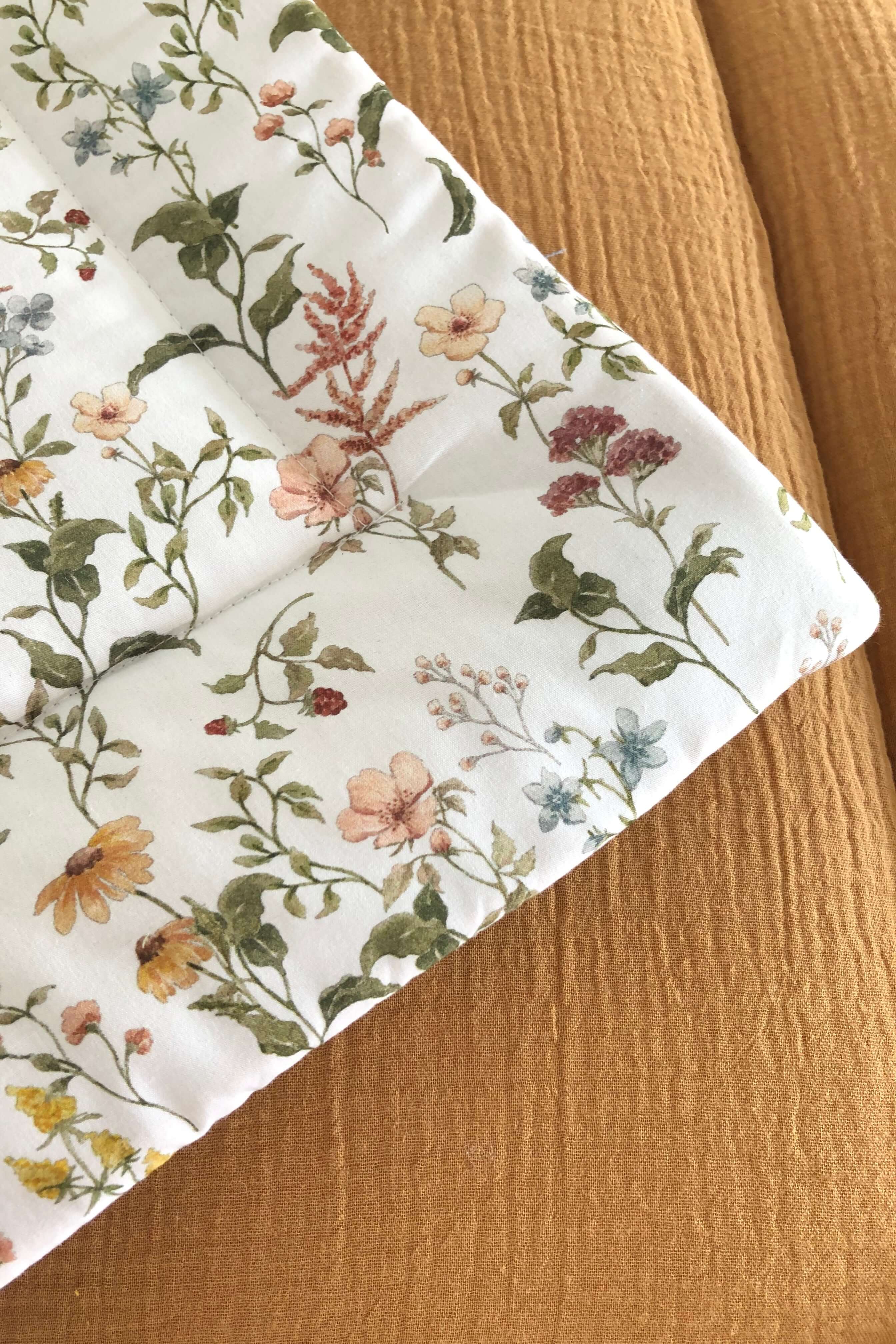 THE FLOWERS & CARAMEL - baby play mat, boxkleed