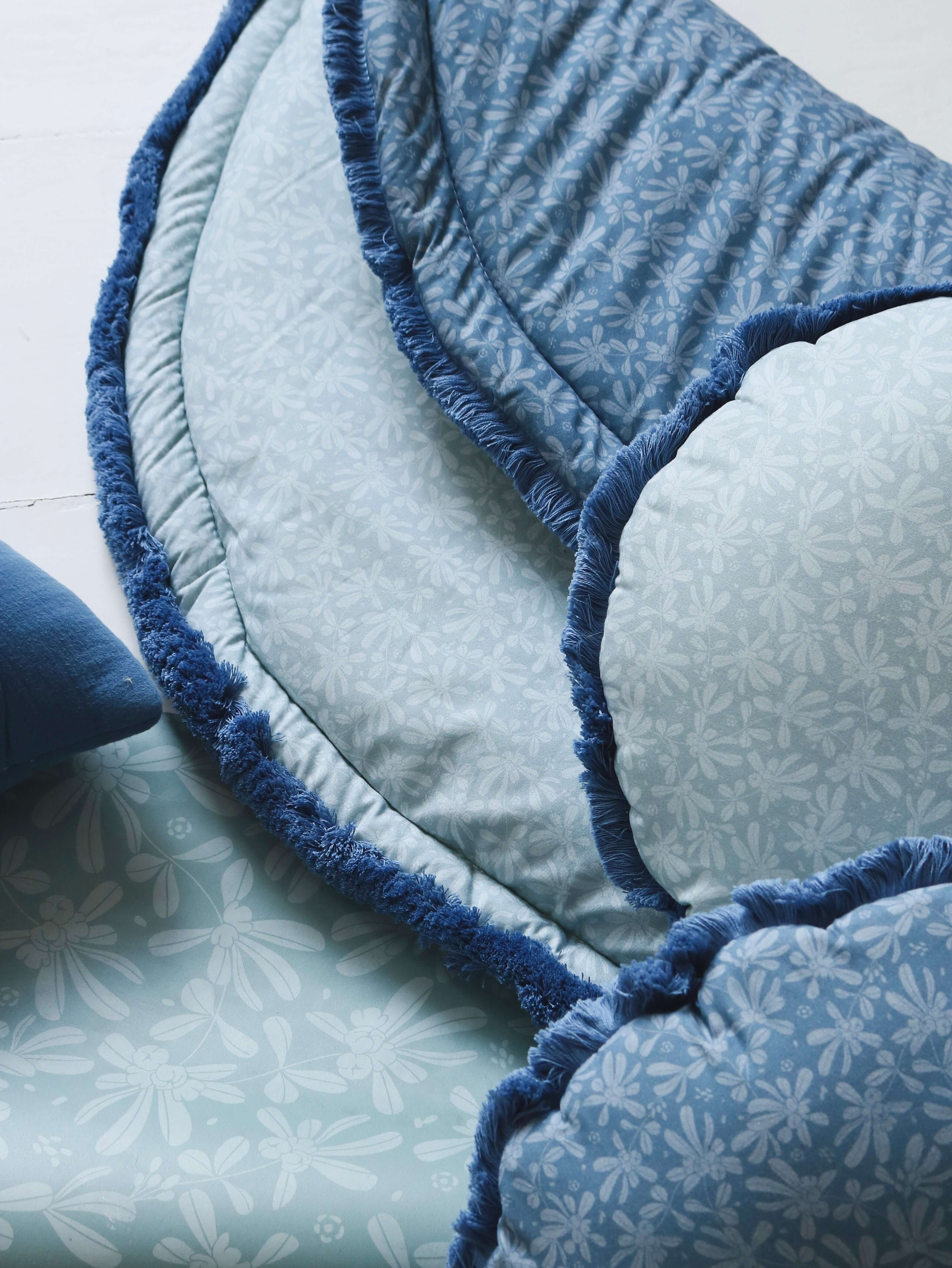 Blue & navy barberries - round baby play mat, boxkleed