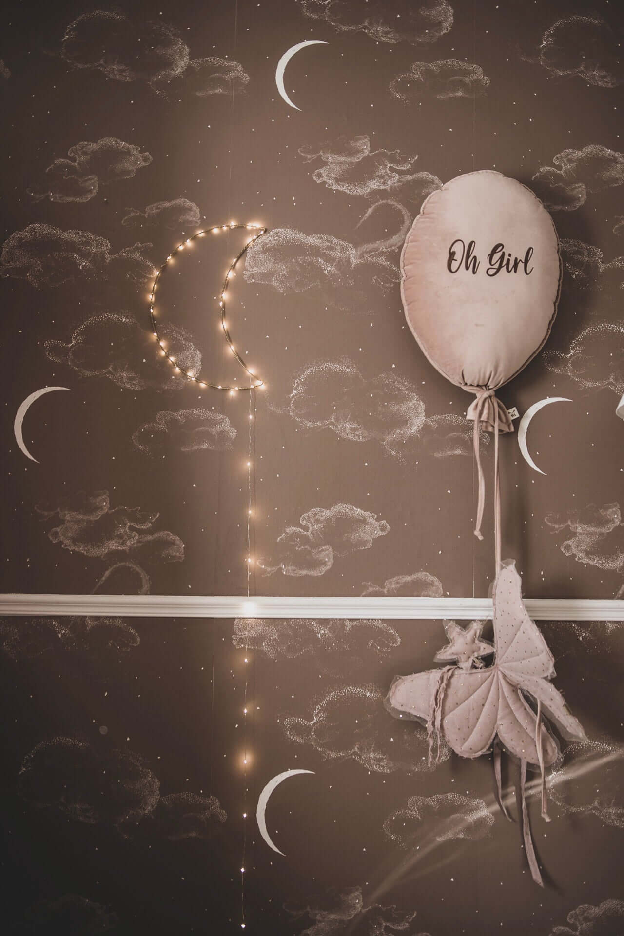 The Night Sky – Brown Wallpaper