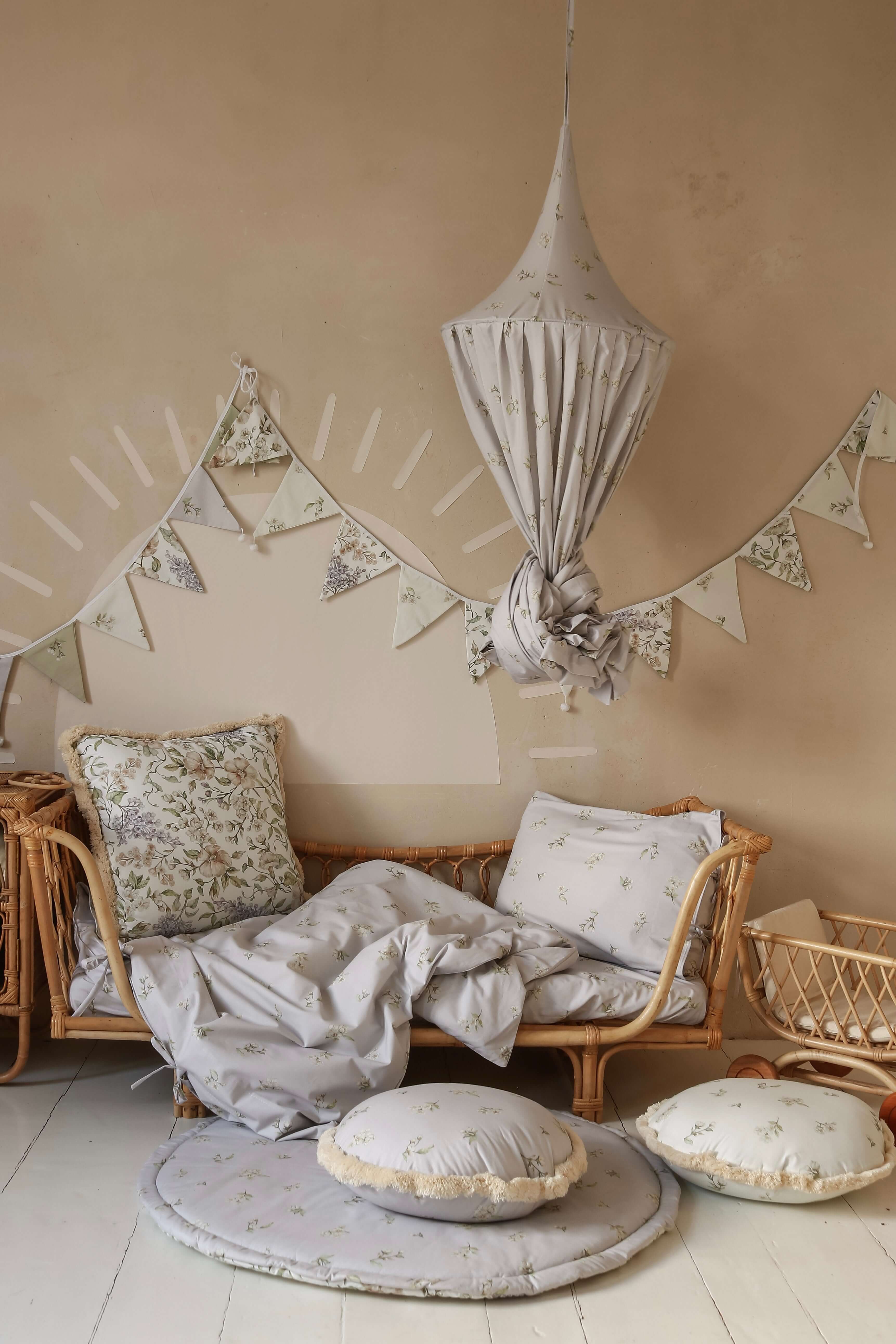 Apple blossoms on lilac - round pillow