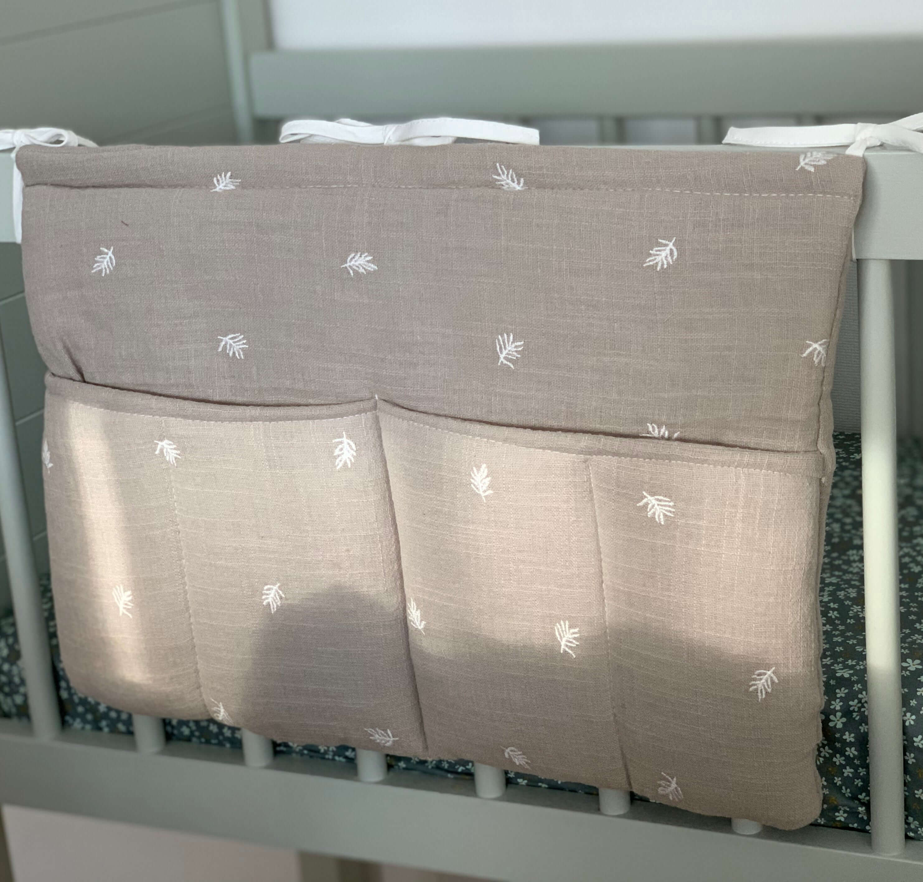 Neutral leaves - muslin bed pocket organizer