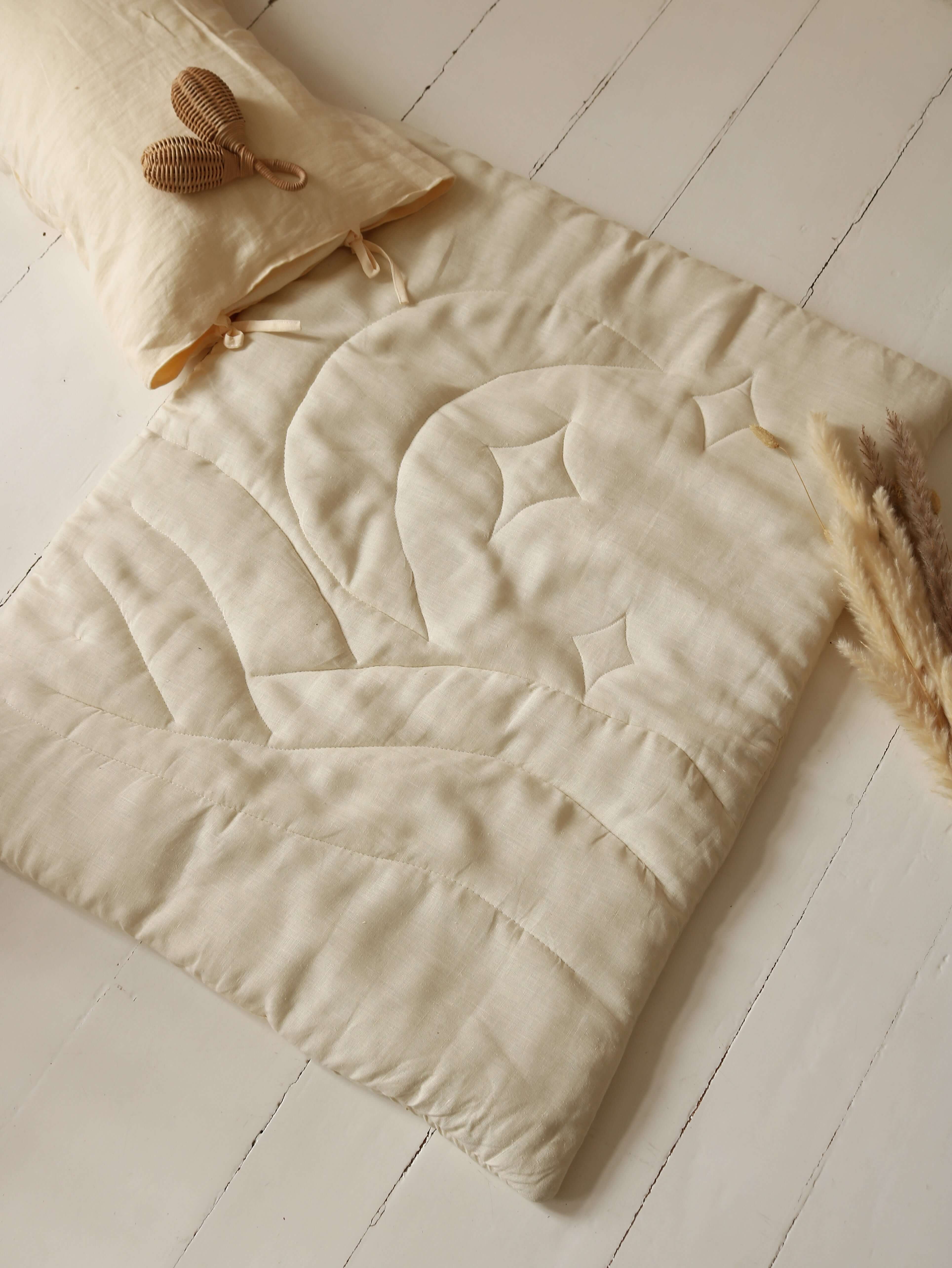 Cream moon - linen baby play mat, boxkleed