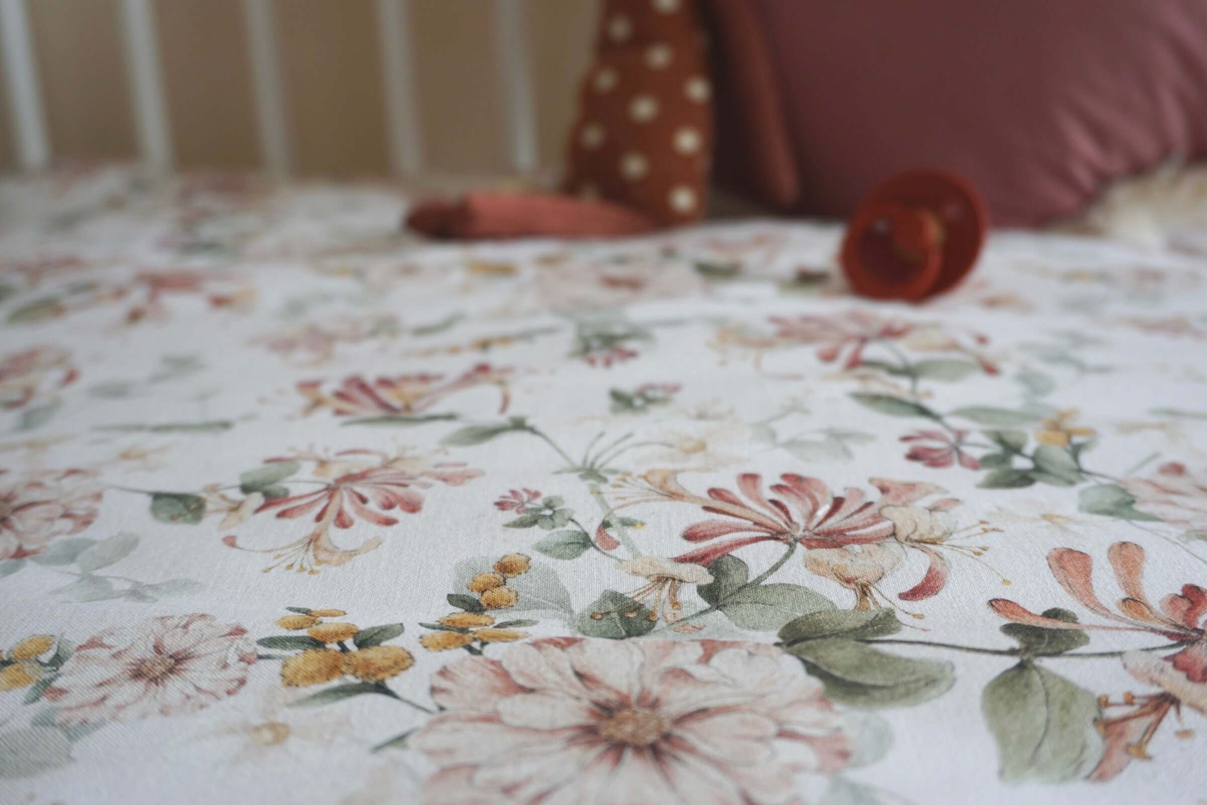 Honeysuckle & burgund - baby play mat, boxkleed