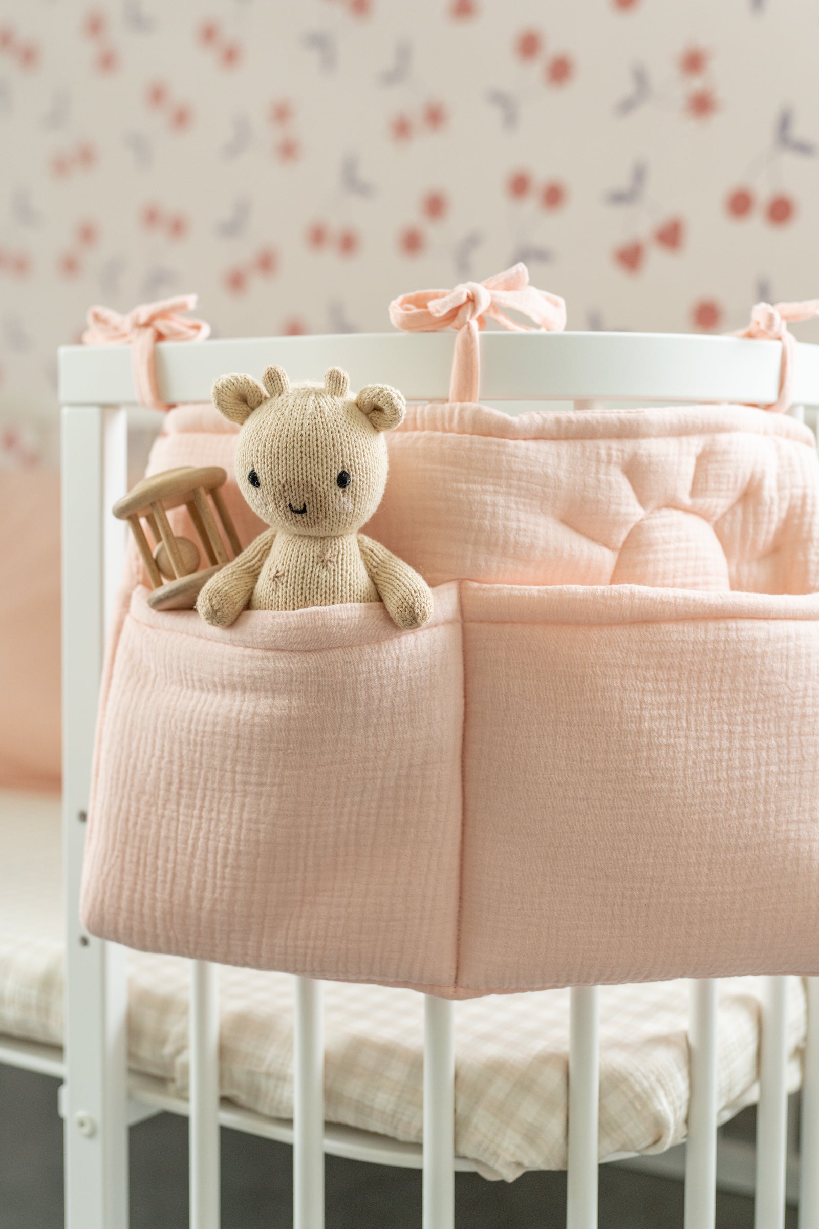 Rosy Cloud - sun crib organizer/ bed pocket