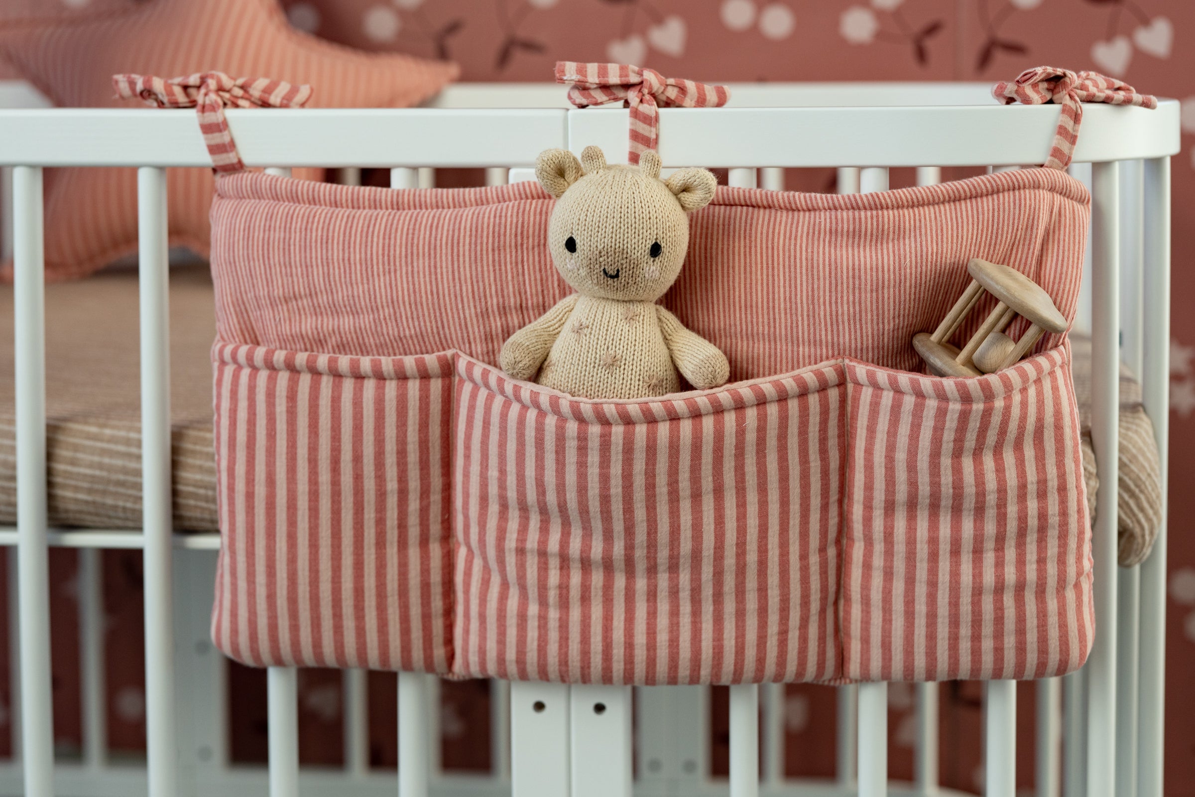 Blush Stripes – Ledikant Organizer / Bed Pocket