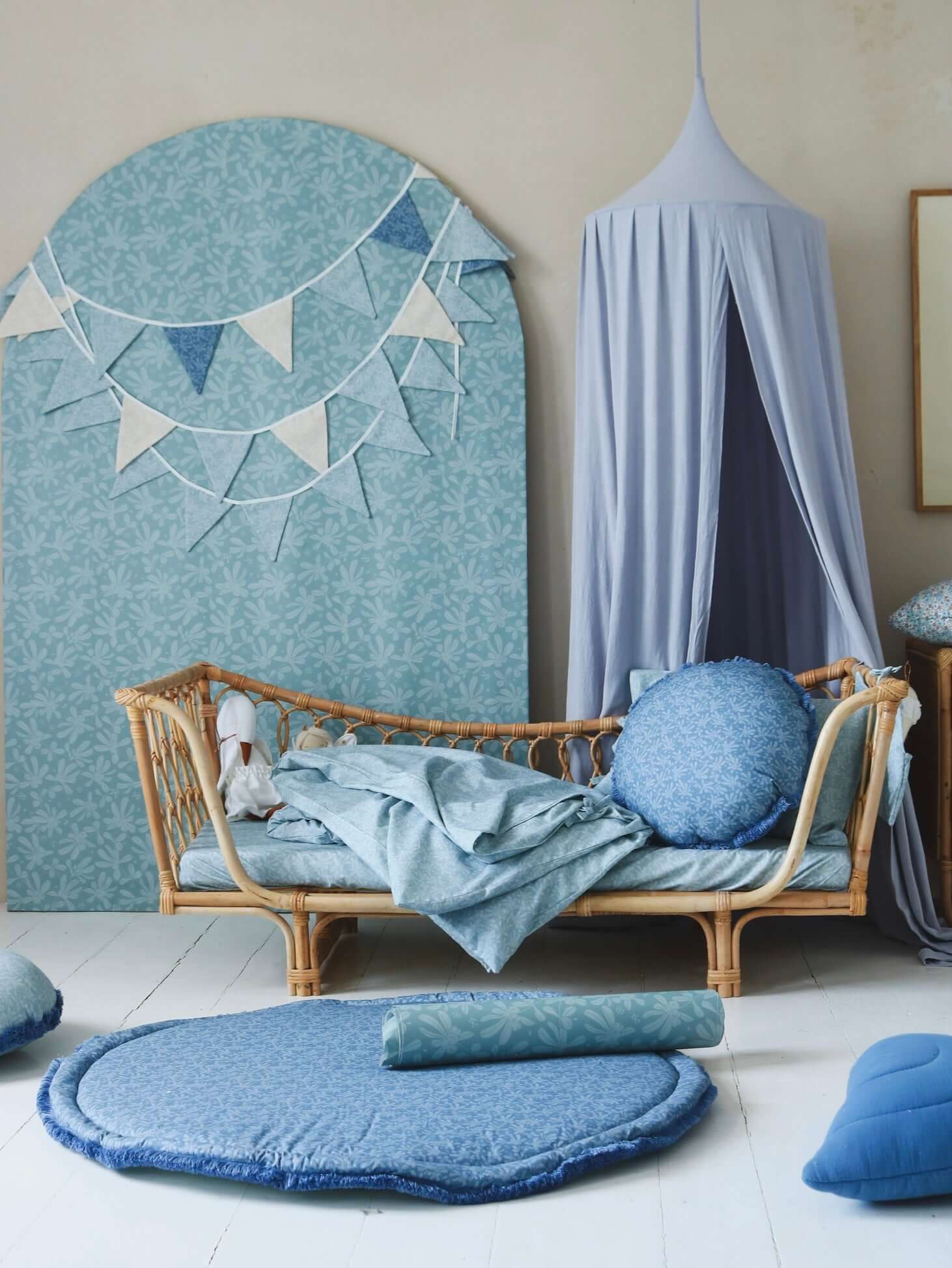 Blue Barberries – Garland