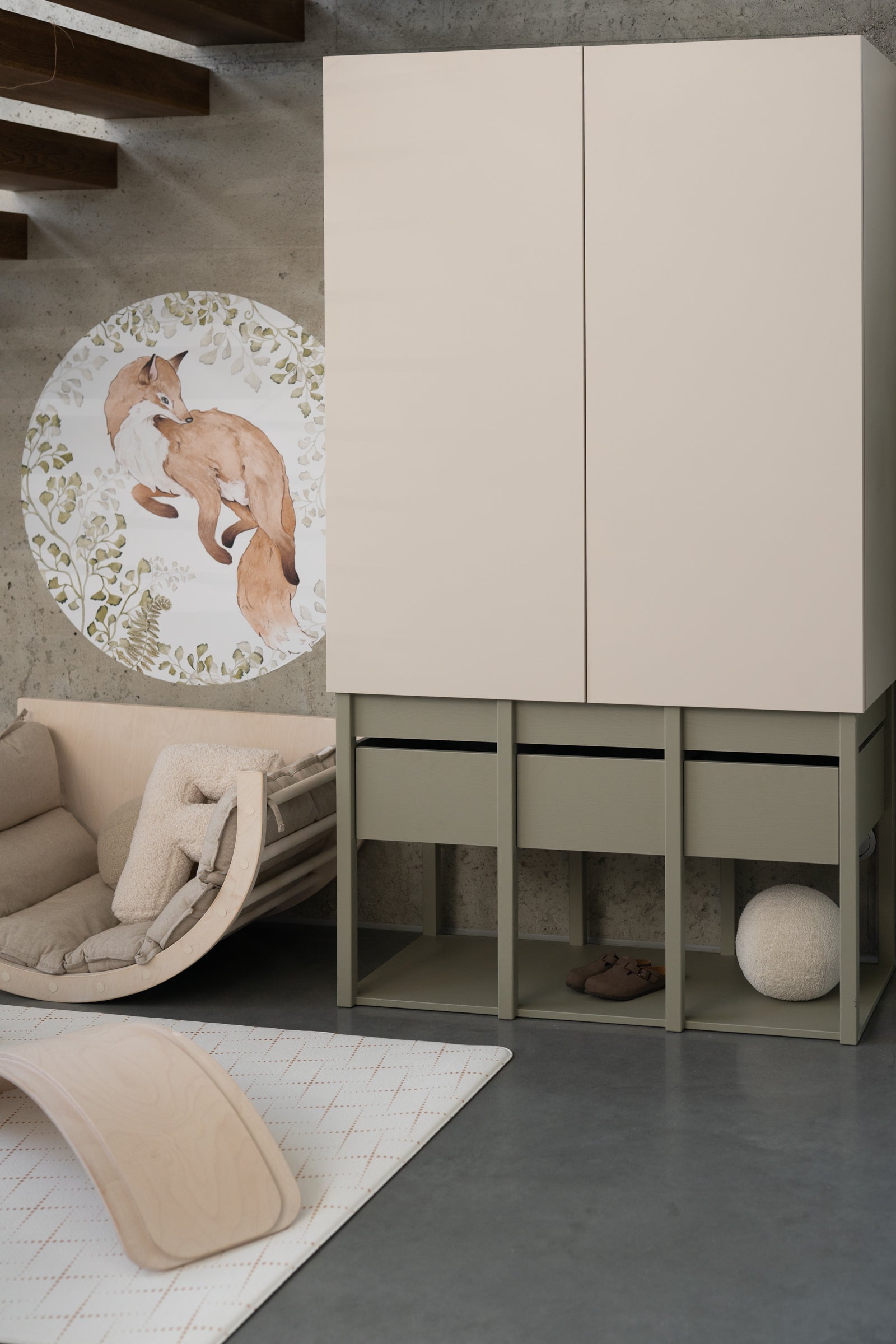 Enchanted Fox in Greenery – Round Wall Sticker