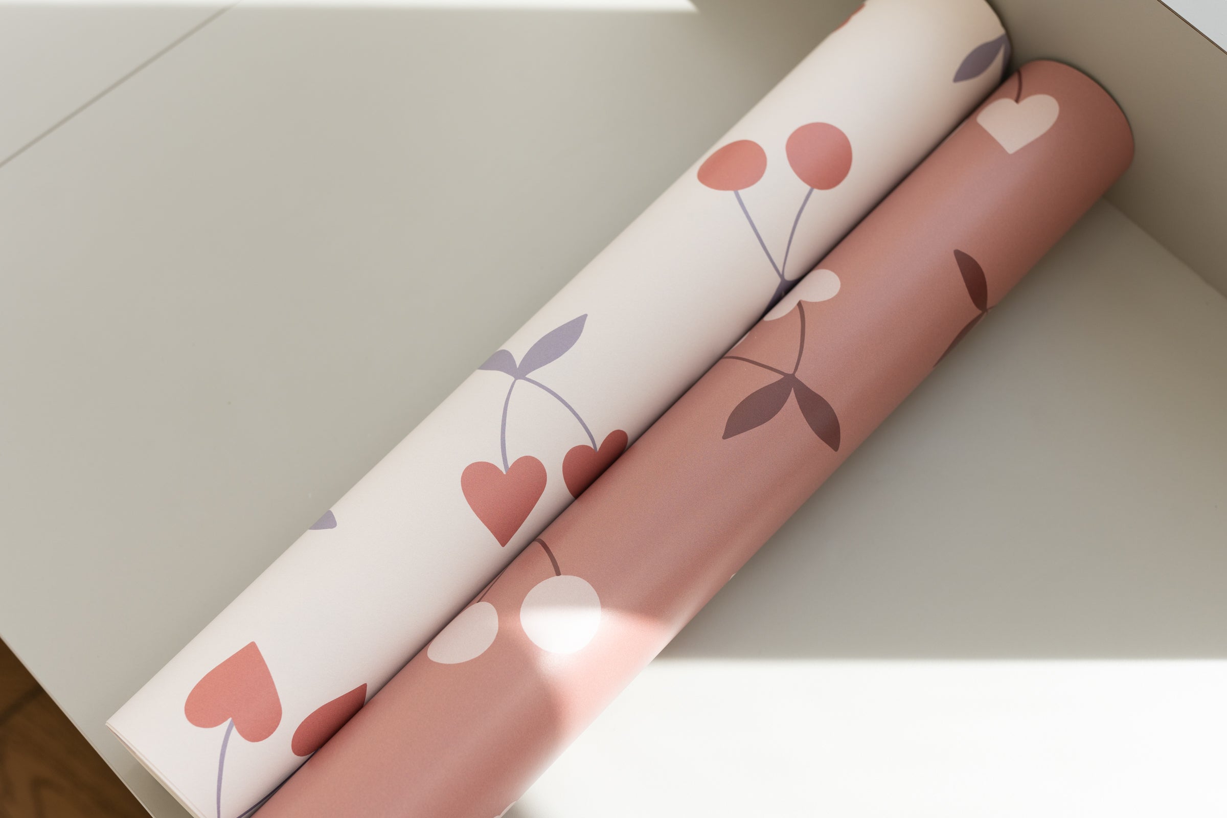 Heartgarden - cream wallpaper