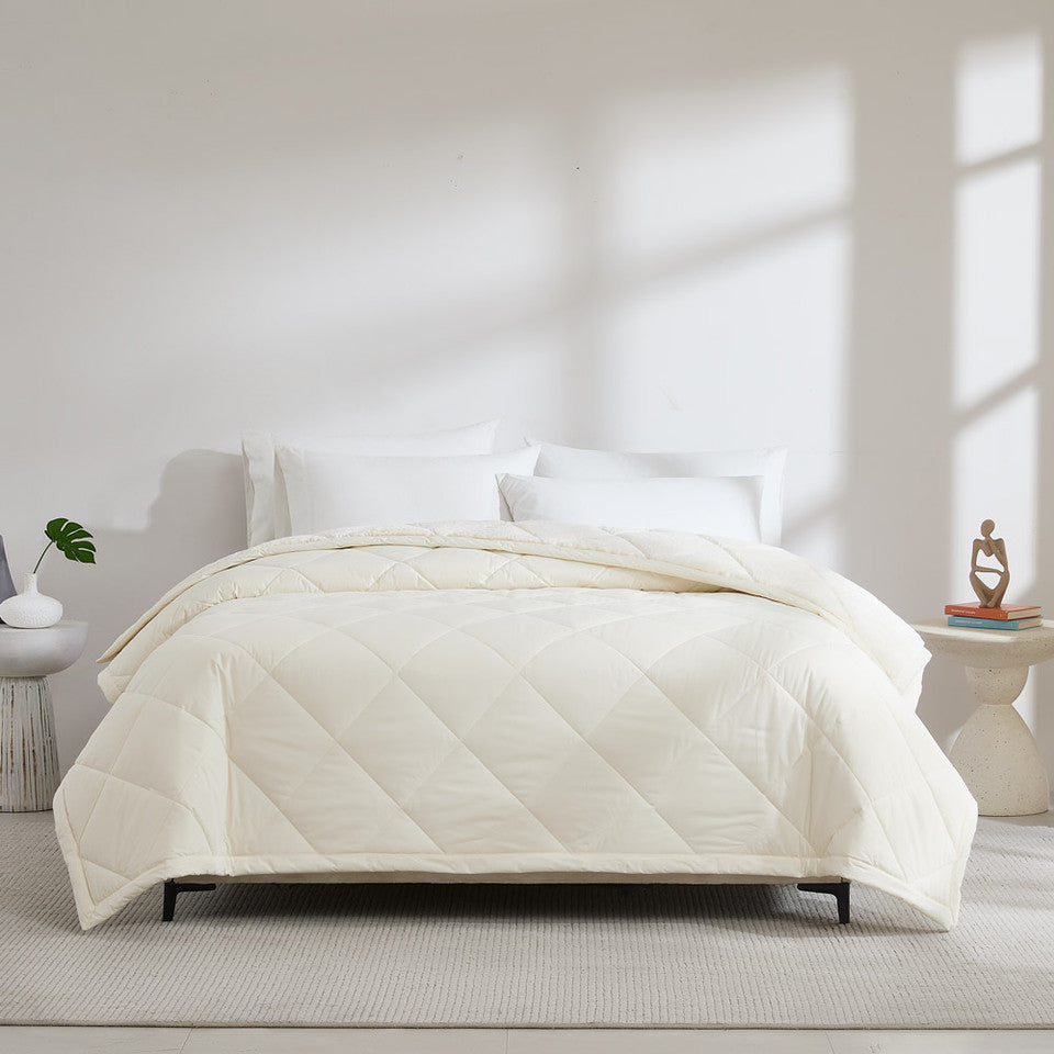 1000x1000-bl40005-ultraplush-blankets-lifestyle-main-cream__58165