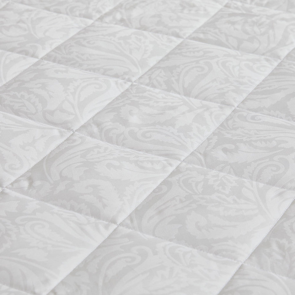 1000x1000-bl40006-stearns-and-foster-paisley-blanket-lifestyle-zoomedin__93416