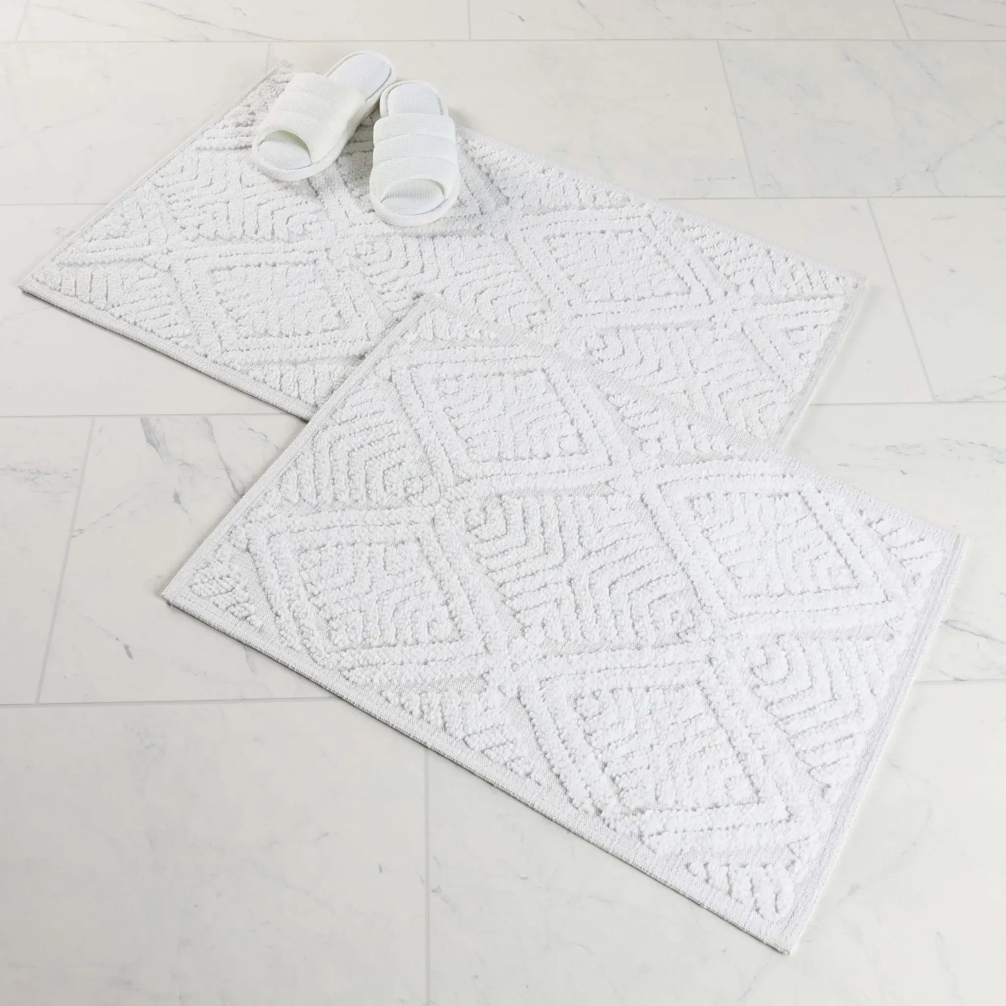 BATHRUG-CETON-WH_2_8ba7a4a5-a876-41a9-9c10-69e2d8877f6a