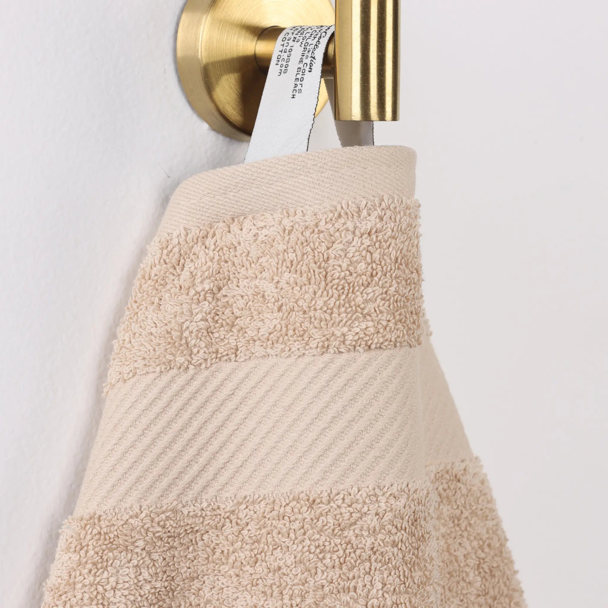 DETAIL-KENDL-FW_6_07e30f68-1bce-4efe-83be-ec66e10326a0