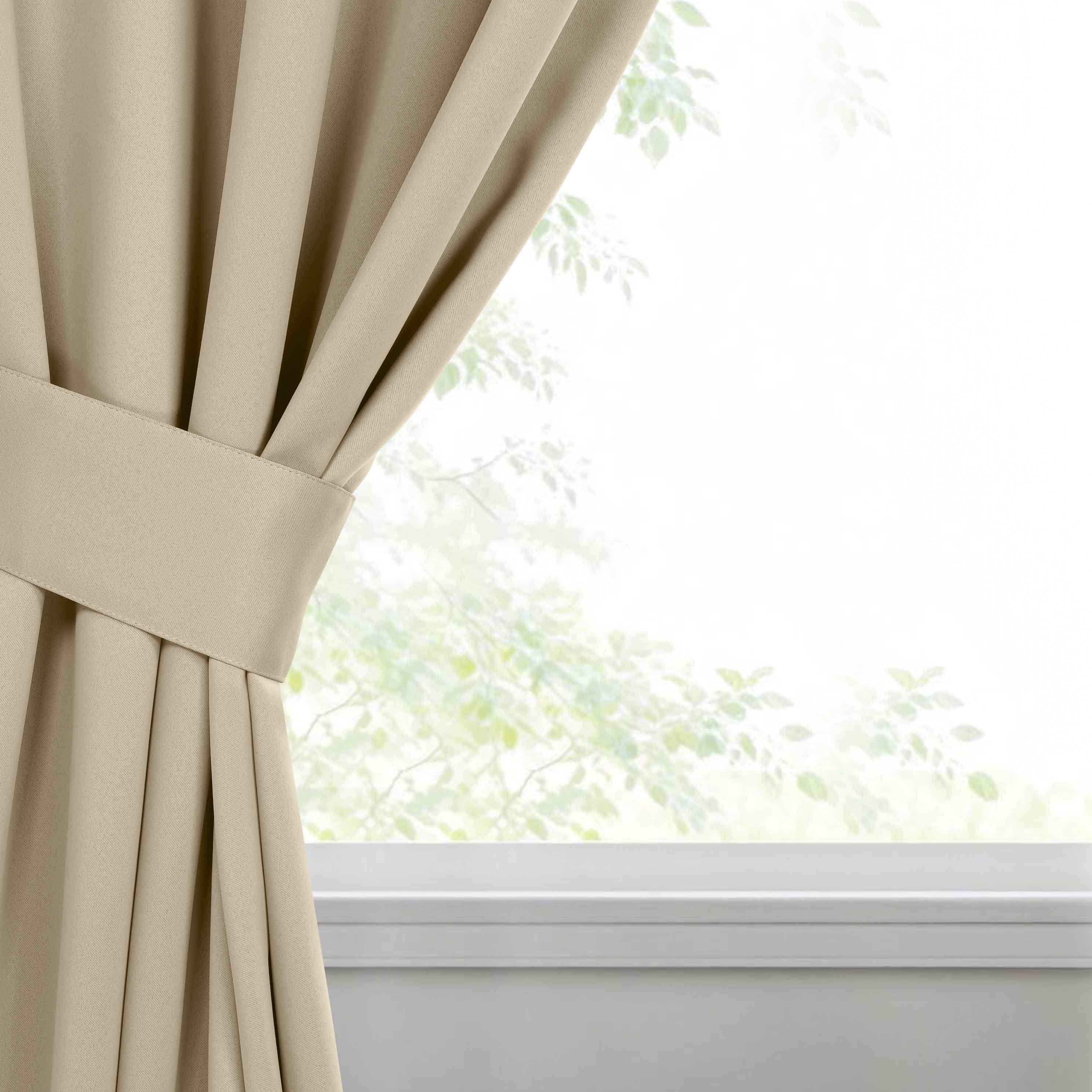 Ivory6_4b3e5590-2223-4437-ad60-421159f99241