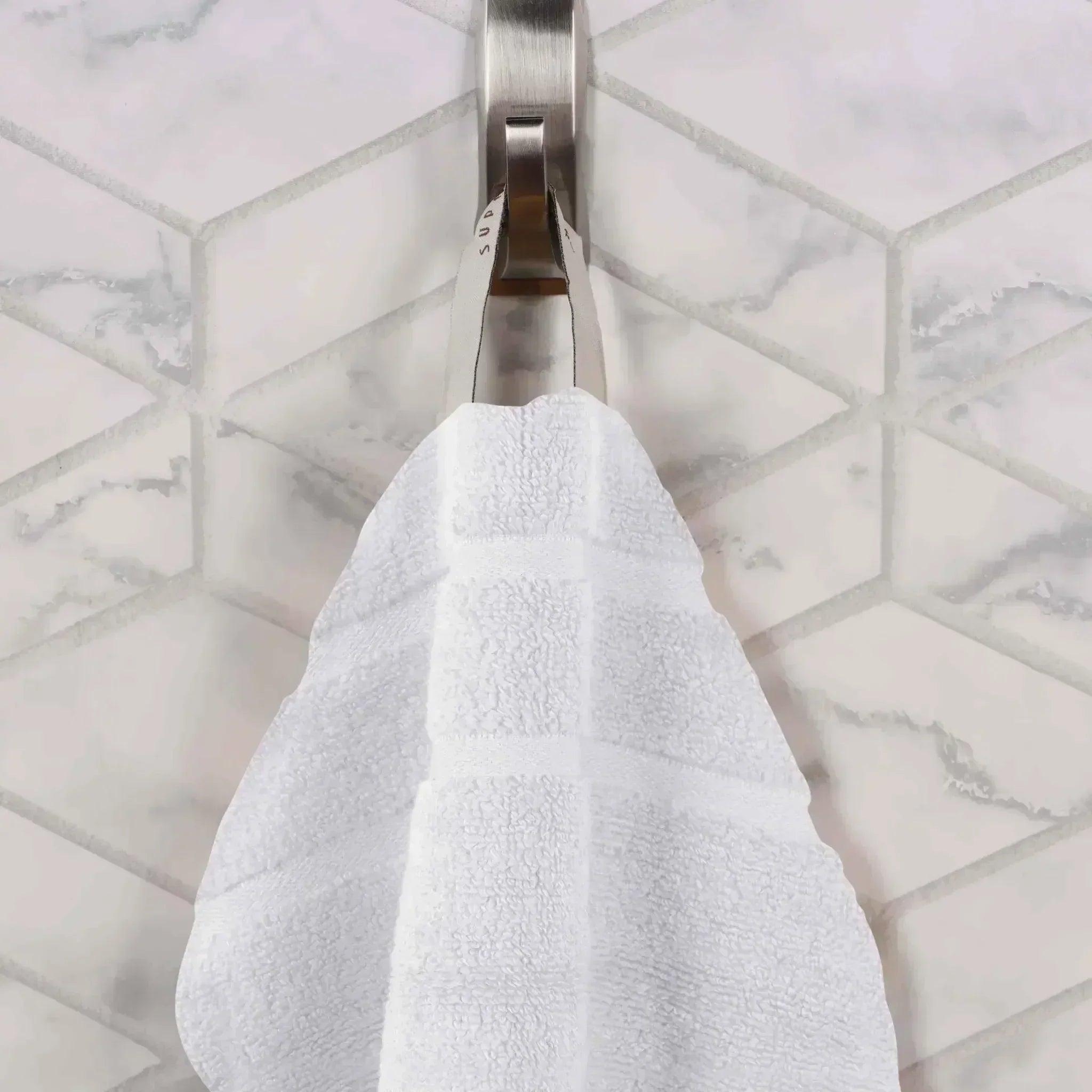 Napa_Towels_Loop_-_WH_ac8f303a-655a-4d2c-b63f-0910b8d380d7