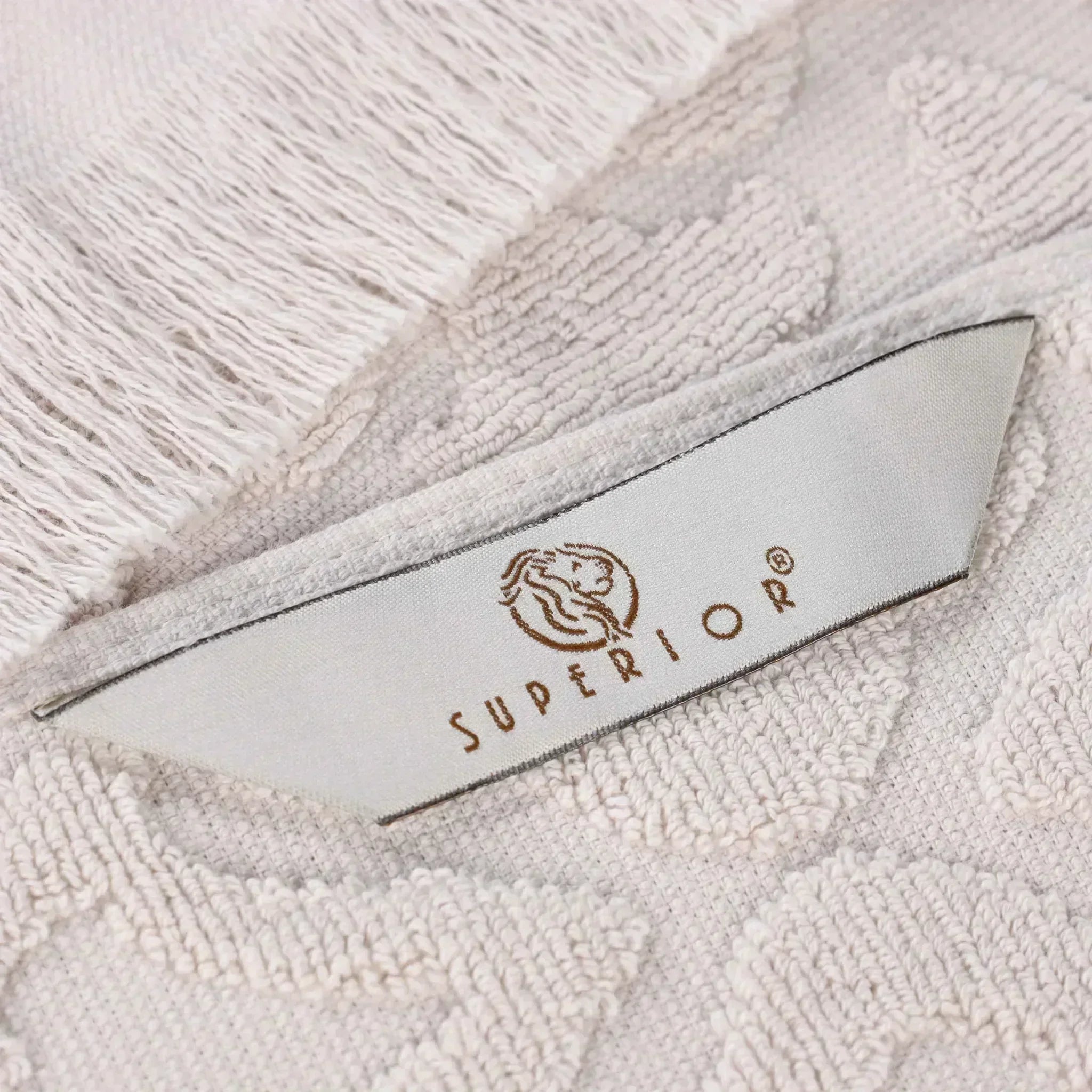 RollaTowelsDetail02-SV_5328fc69-3615-4693-ba5b-4ee8796a5f3d