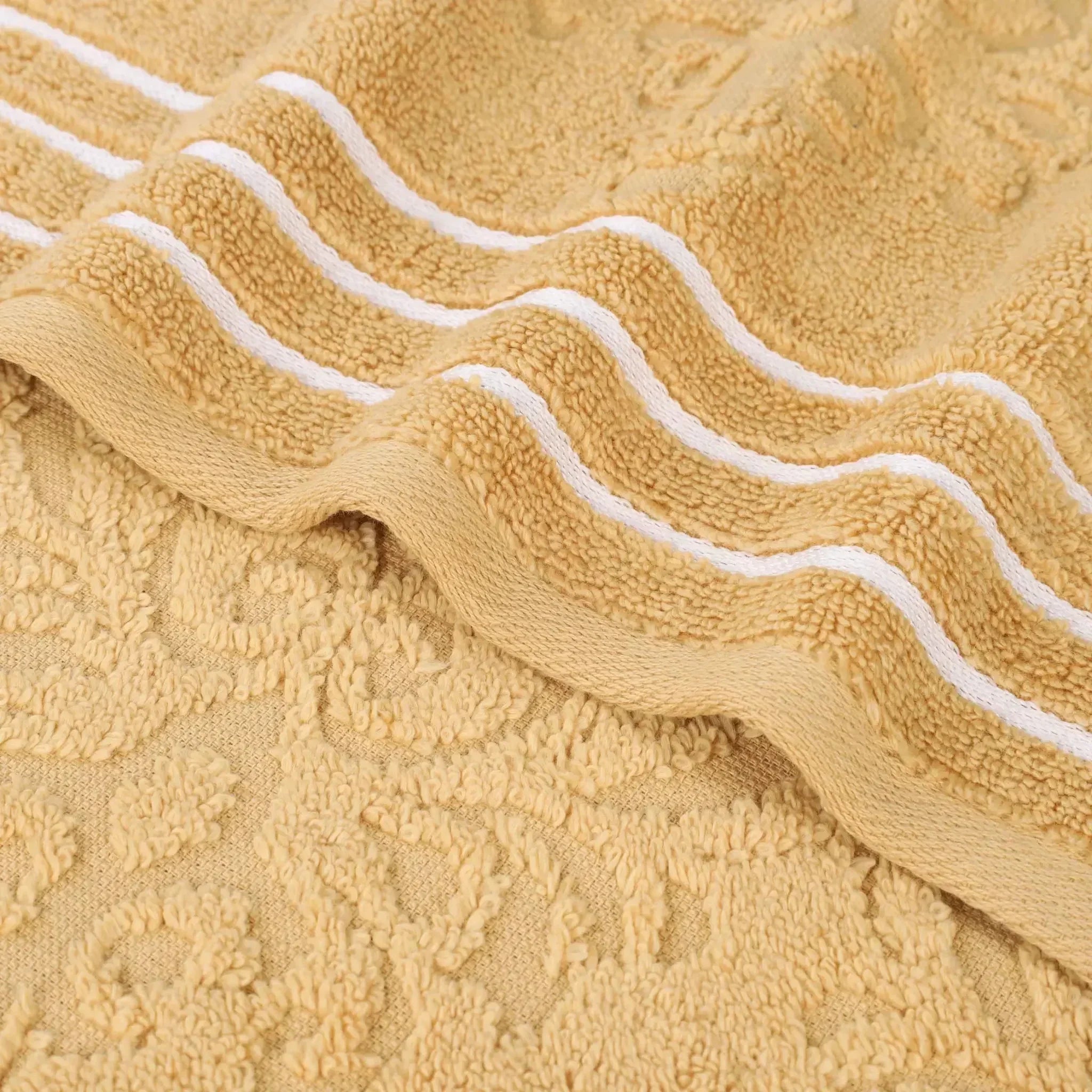 SadieTowelsJacquardDetail03-GL_9e42ab3b-6f4f-44a5-b452-37239c5845d2