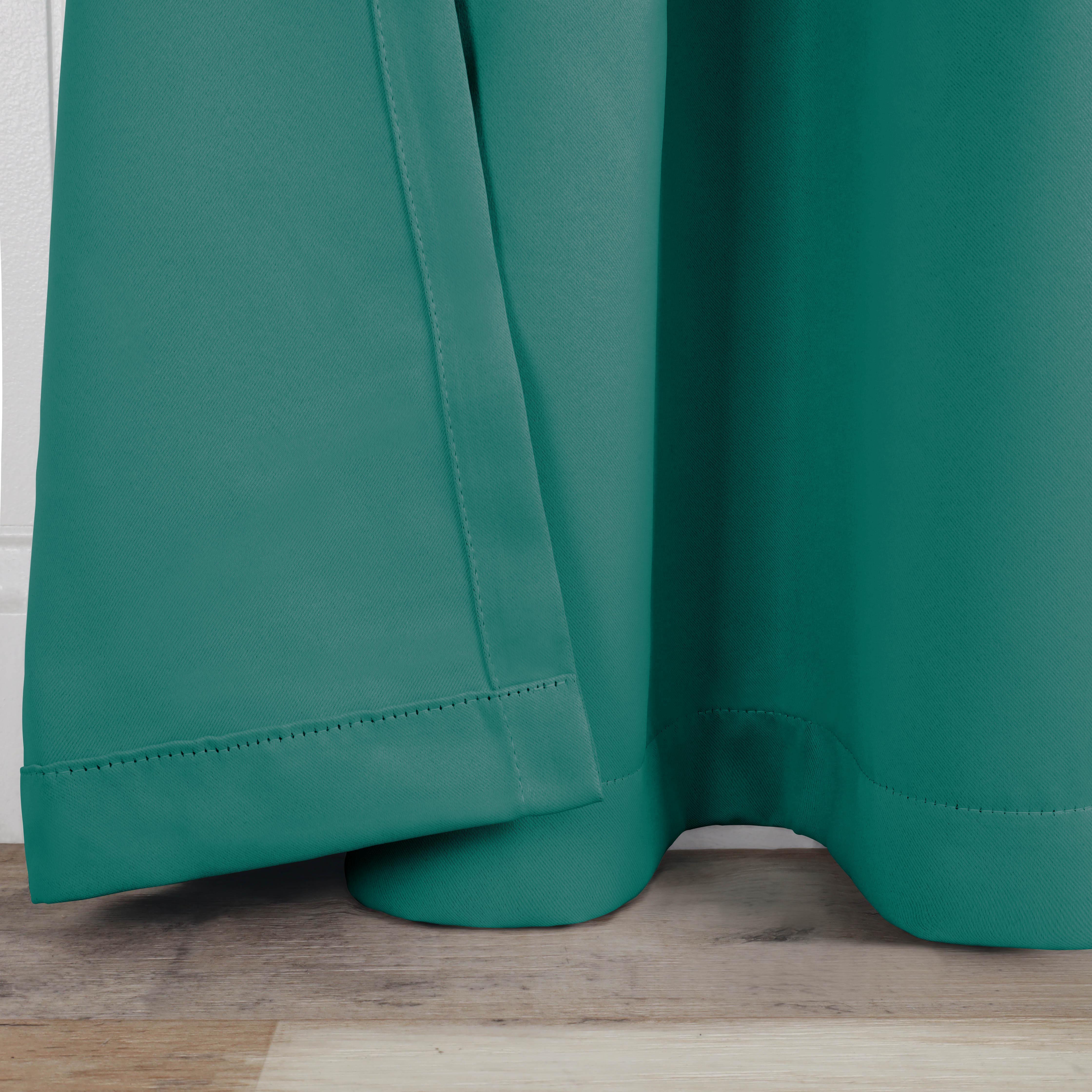 SolidBlackout-CeruleanBlue_Detail