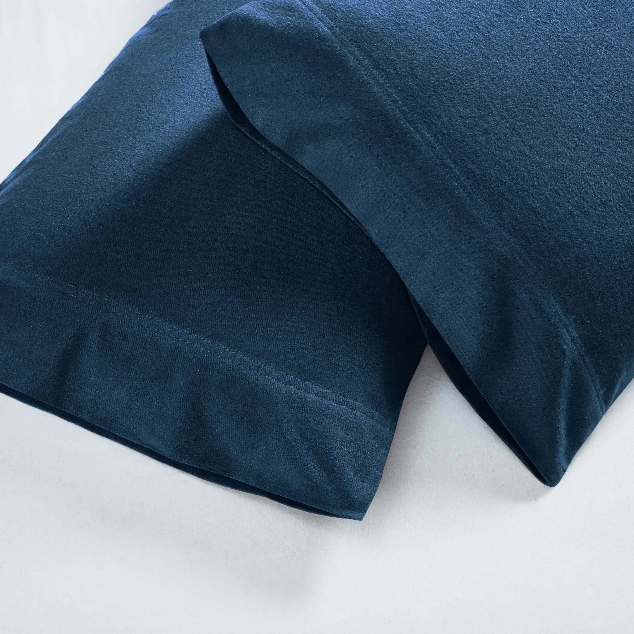 SolidFlannelPillowcaseDetail-NavyBlue