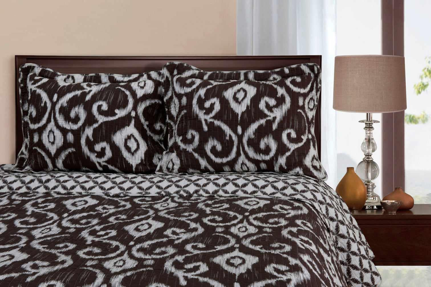 Ikat-patterned Quilted Cotton Bedding Set